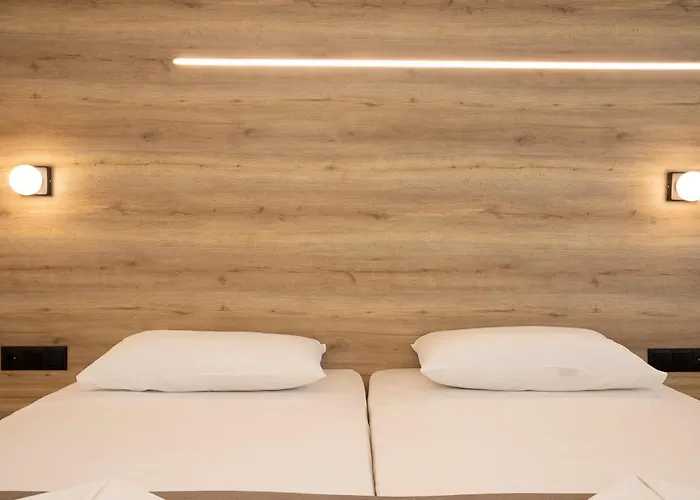 Dafni Plus Hotel